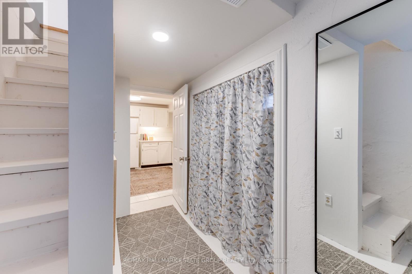 4 Adrian Avenue, Toronto (weston-pellam Park), Ontario