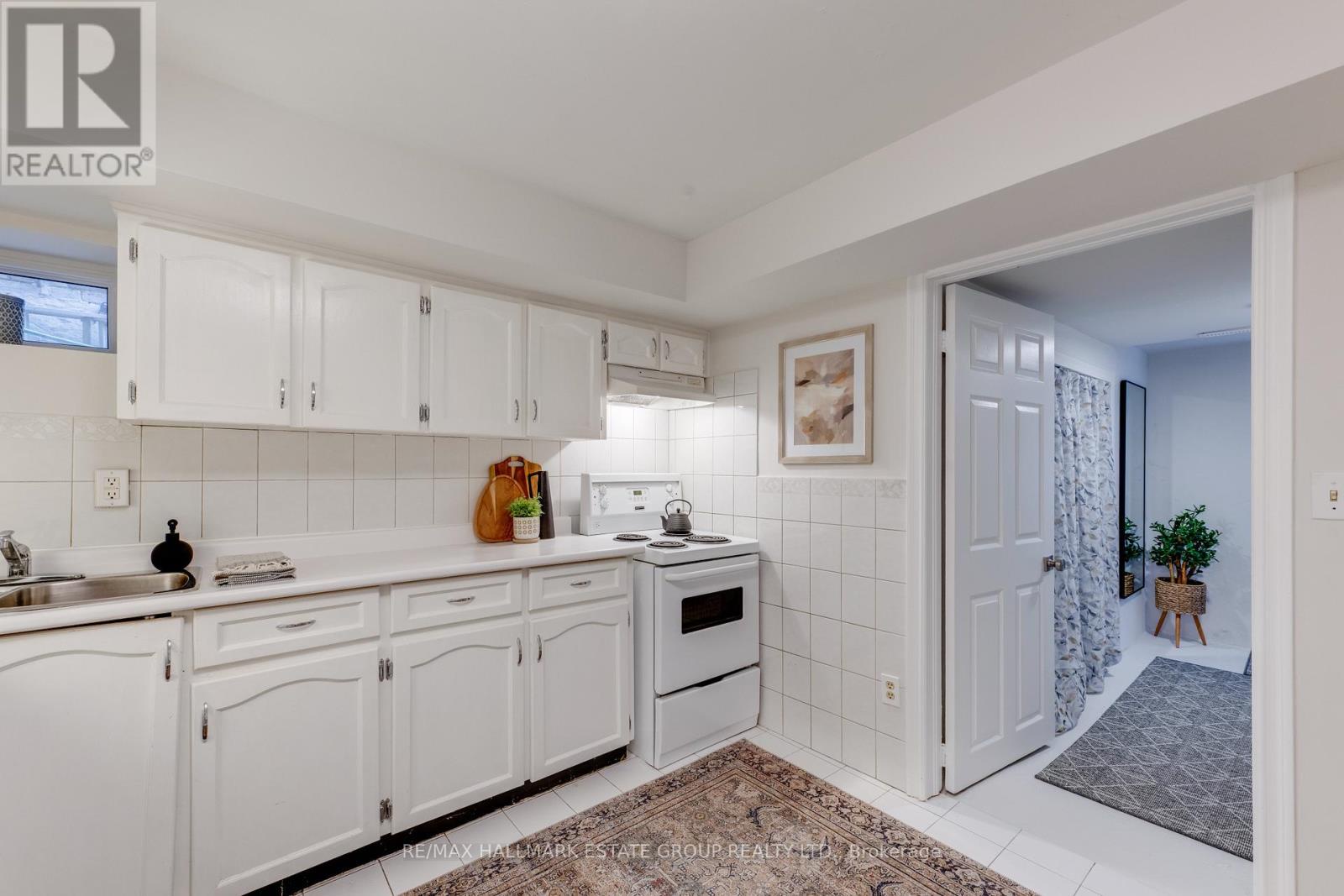 4 Adrian Avenue, Toronto (weston-pellam Park), Ontario