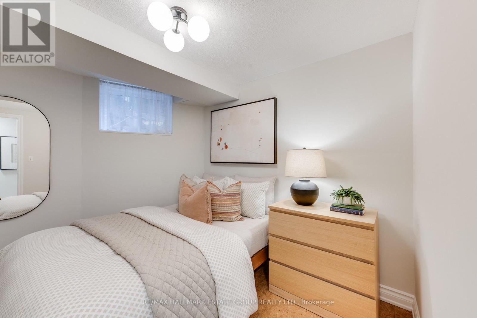 4 Adrian Avenue, Toronto (weston-pellam Park), Ontario