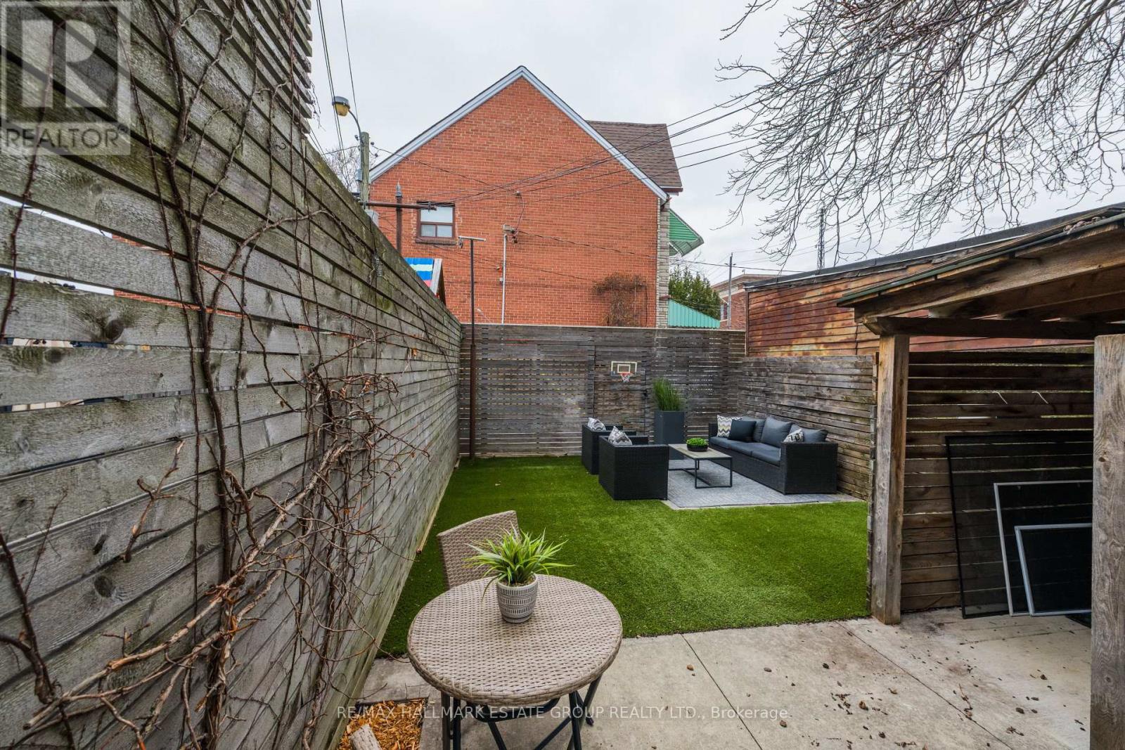 4 Adrian Avenue, Toronto (weston-pellam Park), Ontario