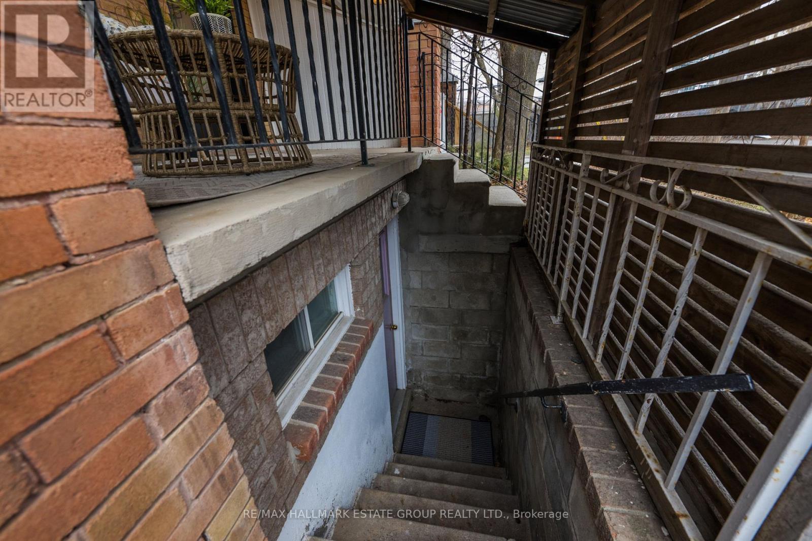 4 Adrian Avenue, Toronto (weston-pellam Park), Ontario