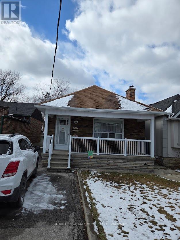 26 Landour Avenue, Toronto (keelesdale-eglinton West), Ontario