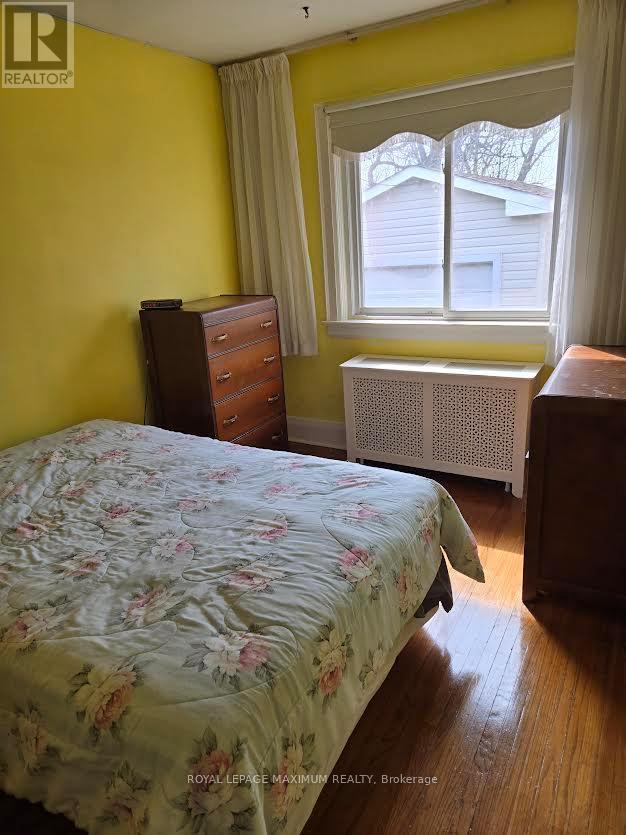 26 Landour Avenue, Toronto (keelesdale-eglinton West), Ontario