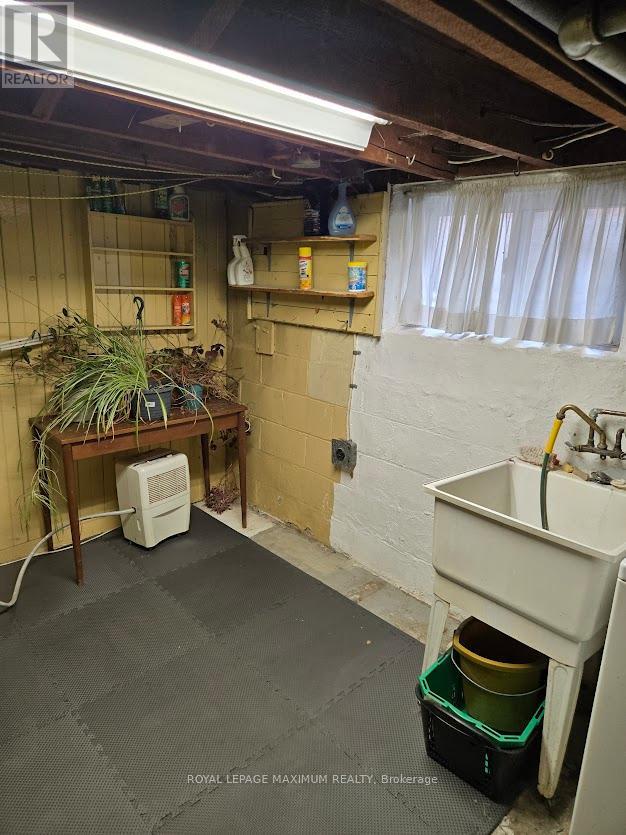 26 Landour Avenue, Toronto (keelesdale-eglinton West), Ontario