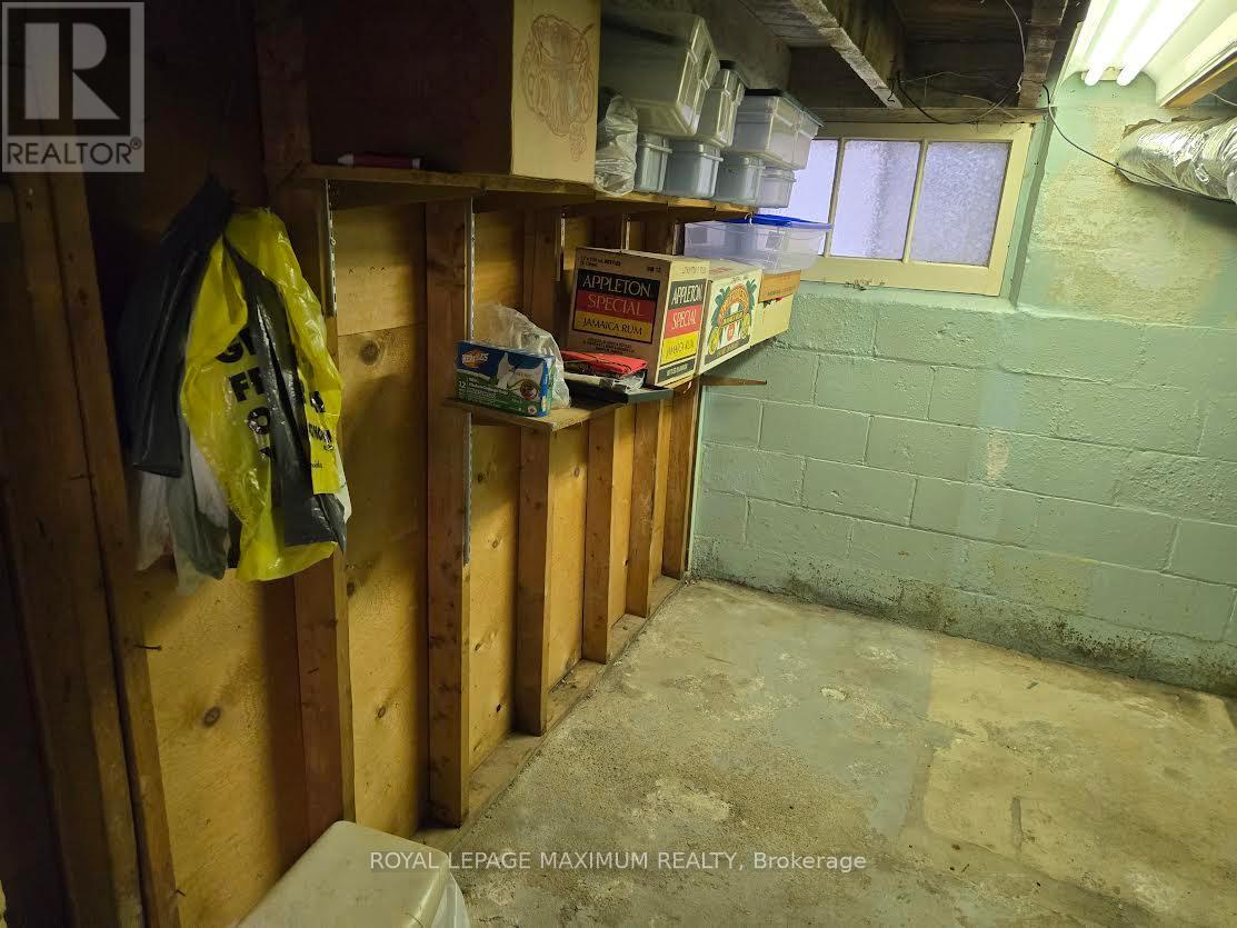 26 Landour Avenue, Toronto (keelesdale-eglinton West), Ontario