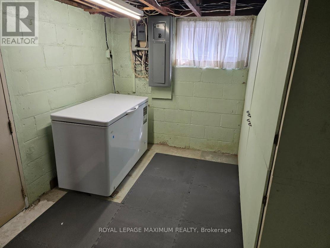 26 Landour Avenue, Toronto (keelesdale-eglinton West), Ontario