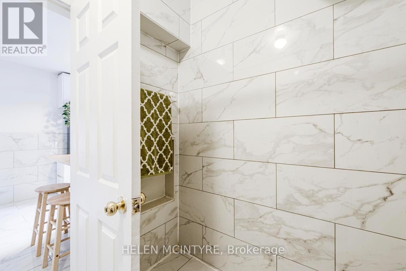 2 Birch Tree Crescent, Toronto (mount Dennis), Ontario