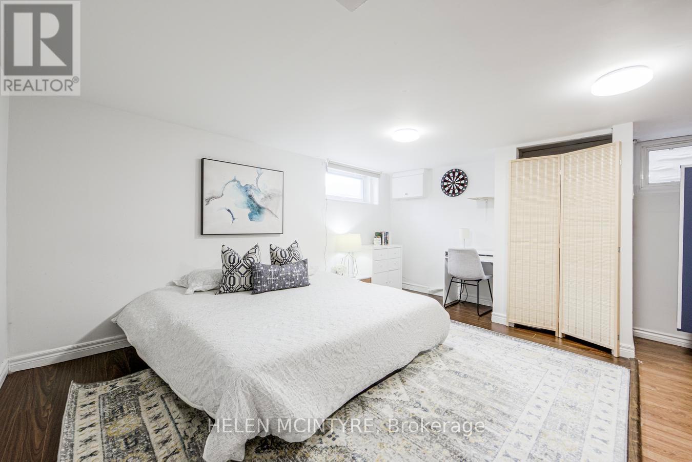 2 Birch Tree Crescent, Toronto (mount Dennis), Ontario