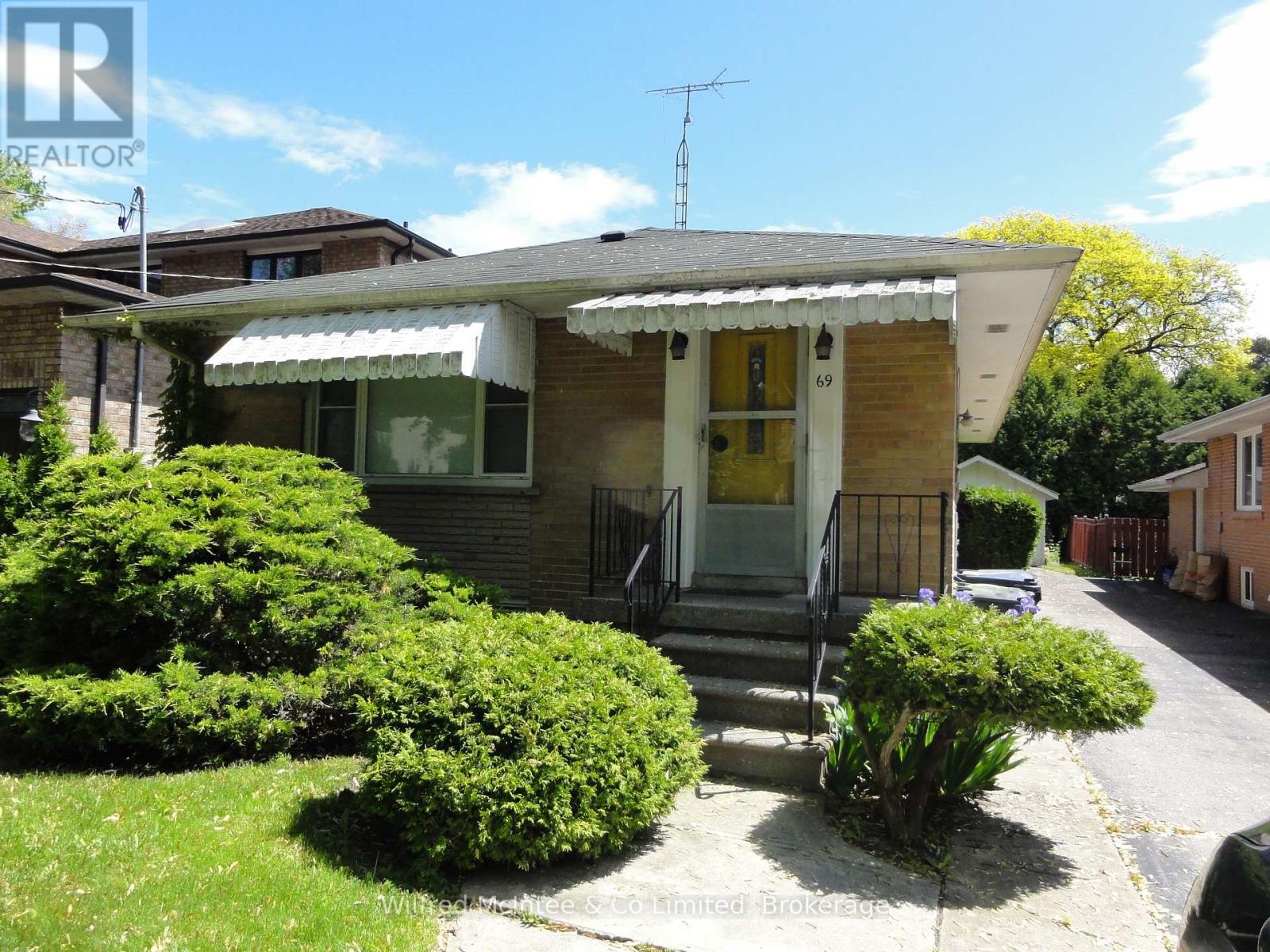 69 Haliburton Avenue, Toronto (islington-city Centre West), Ontario