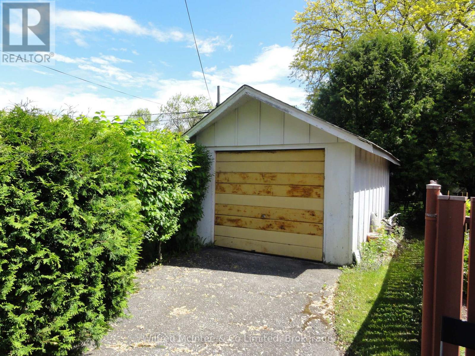 69 Haliburton Avenue, Toronto (islington-city Centre West), Ontario