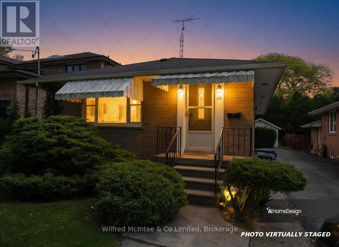 69 Haliburton Avenue, Toronto (islington-city Centre West), Ontario