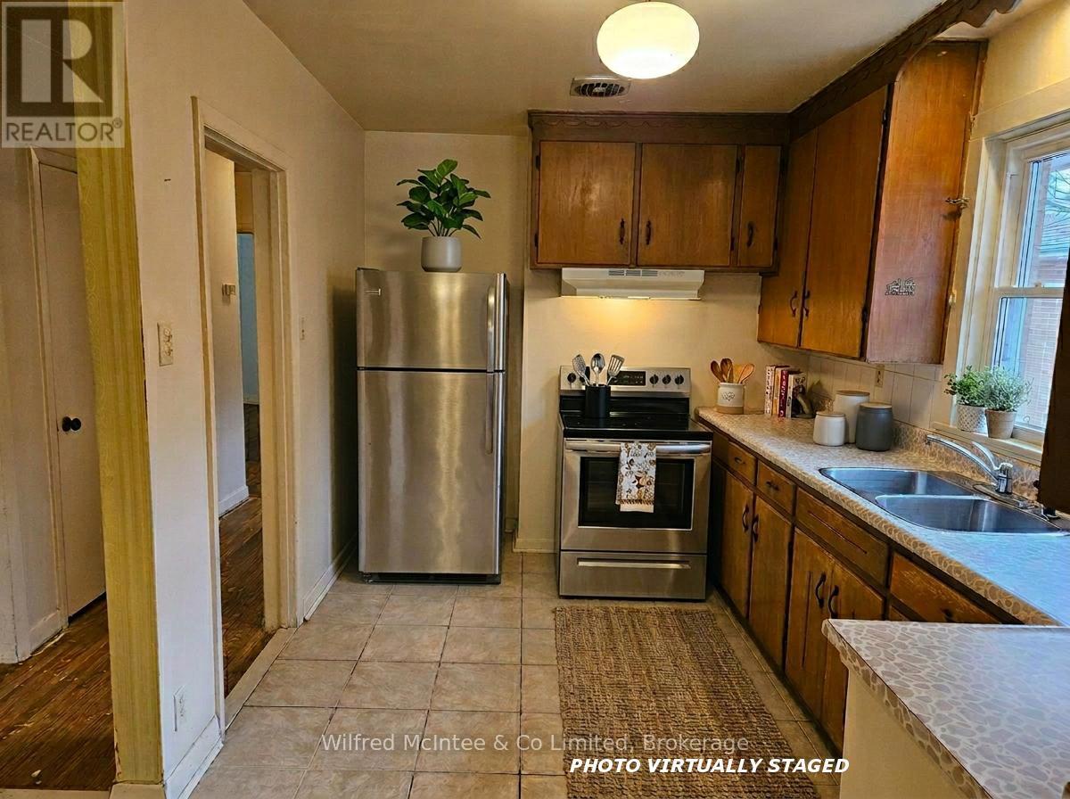 69 Haliburton Avenue, Toronto (islington-city Centre West), Ontario