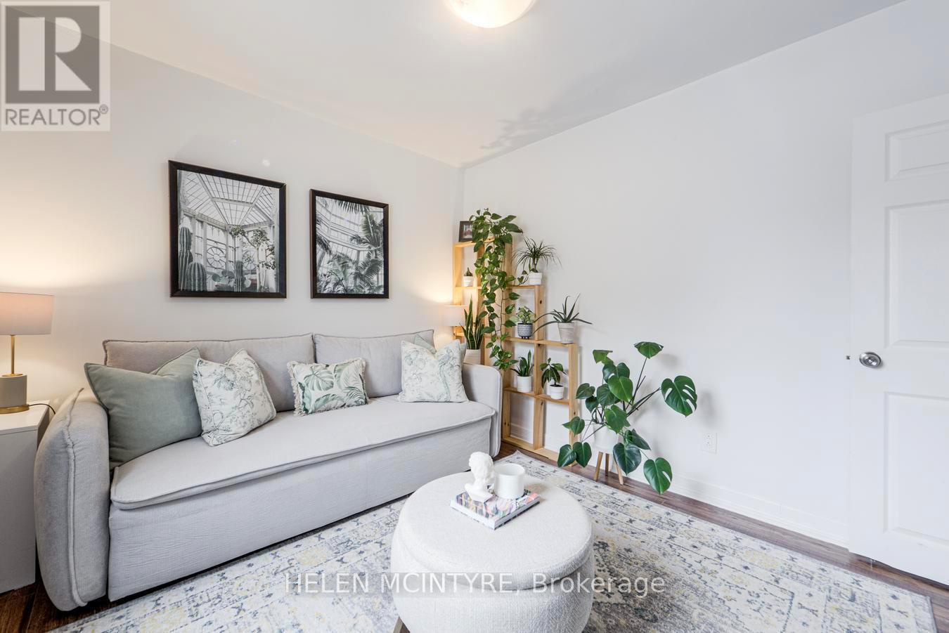 2 Birch Tree Crescent, Toronto (mount Dennis), Ontario