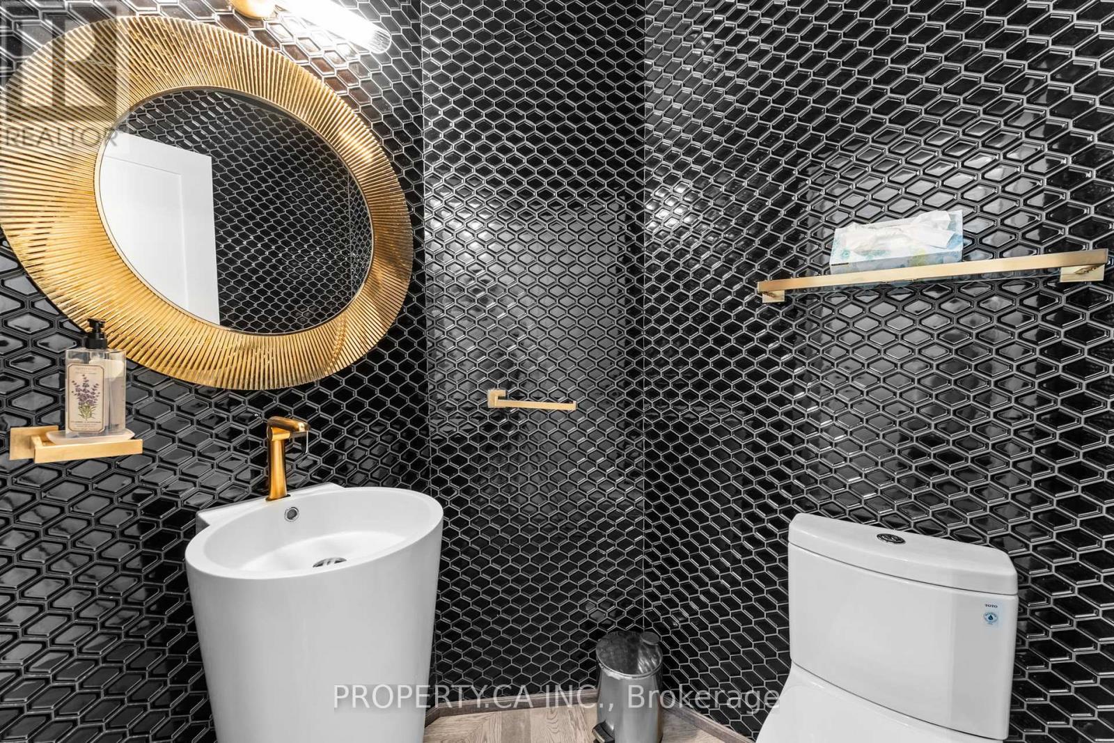 55 Northern Dancer Boulevard, Toronto (the Beaches), Ontario