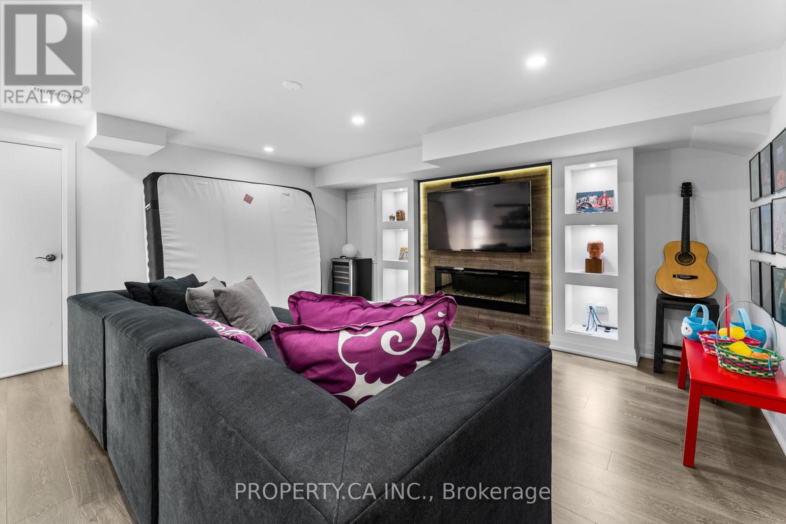 55 Northern Dancer Boulevard, Toronto (the Beaches), Ontario