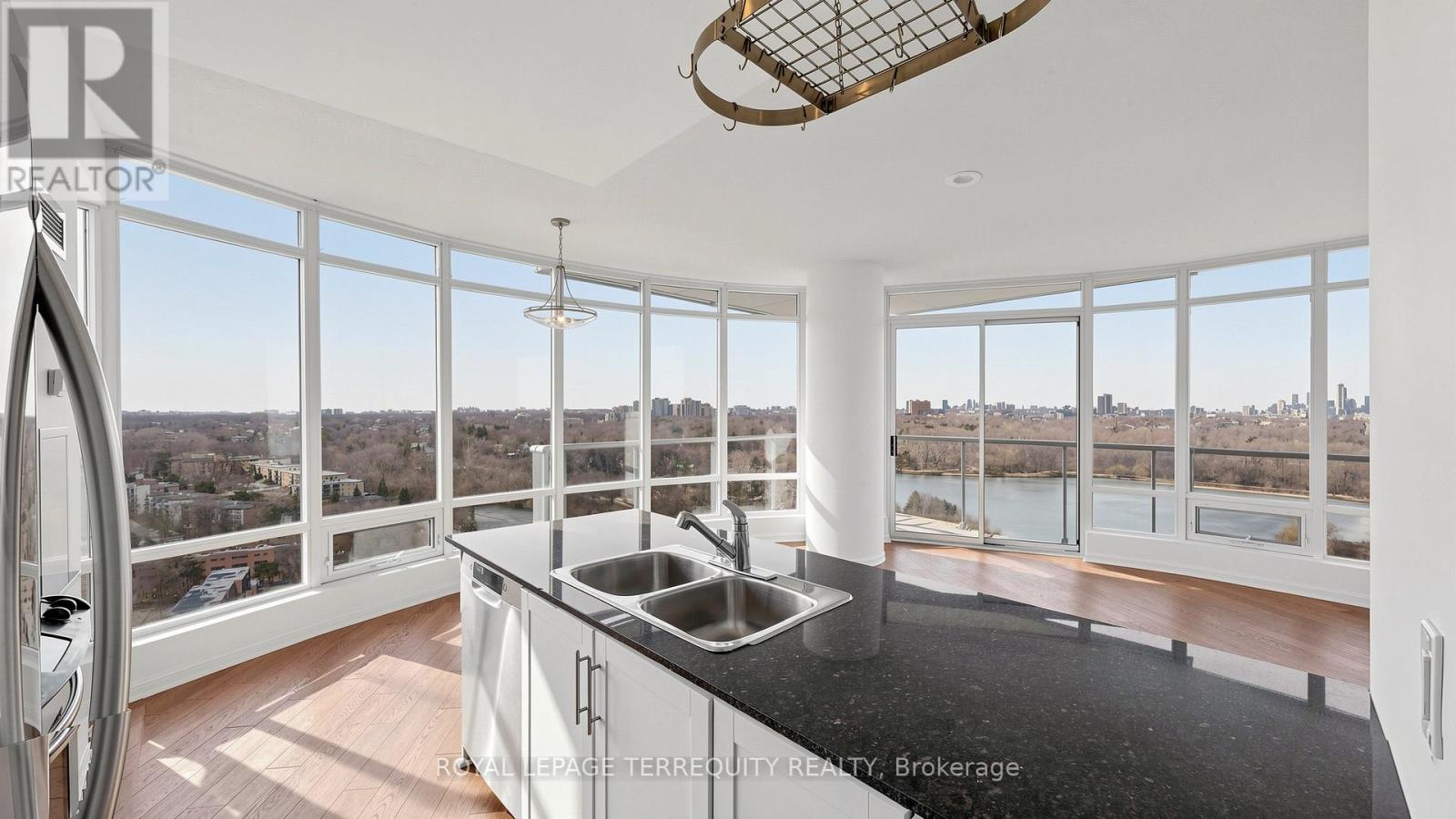 2205 - 15 Windermere Avenue, Toronto (high Park-swansea), Ontario