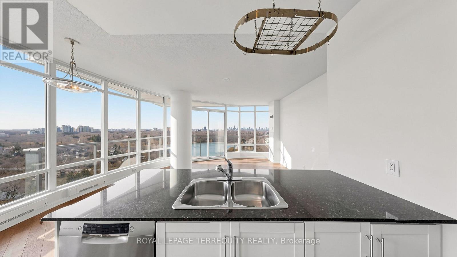 2205 - 15 Windermere Avenue, Toronto (high Park-swansea), Ontario