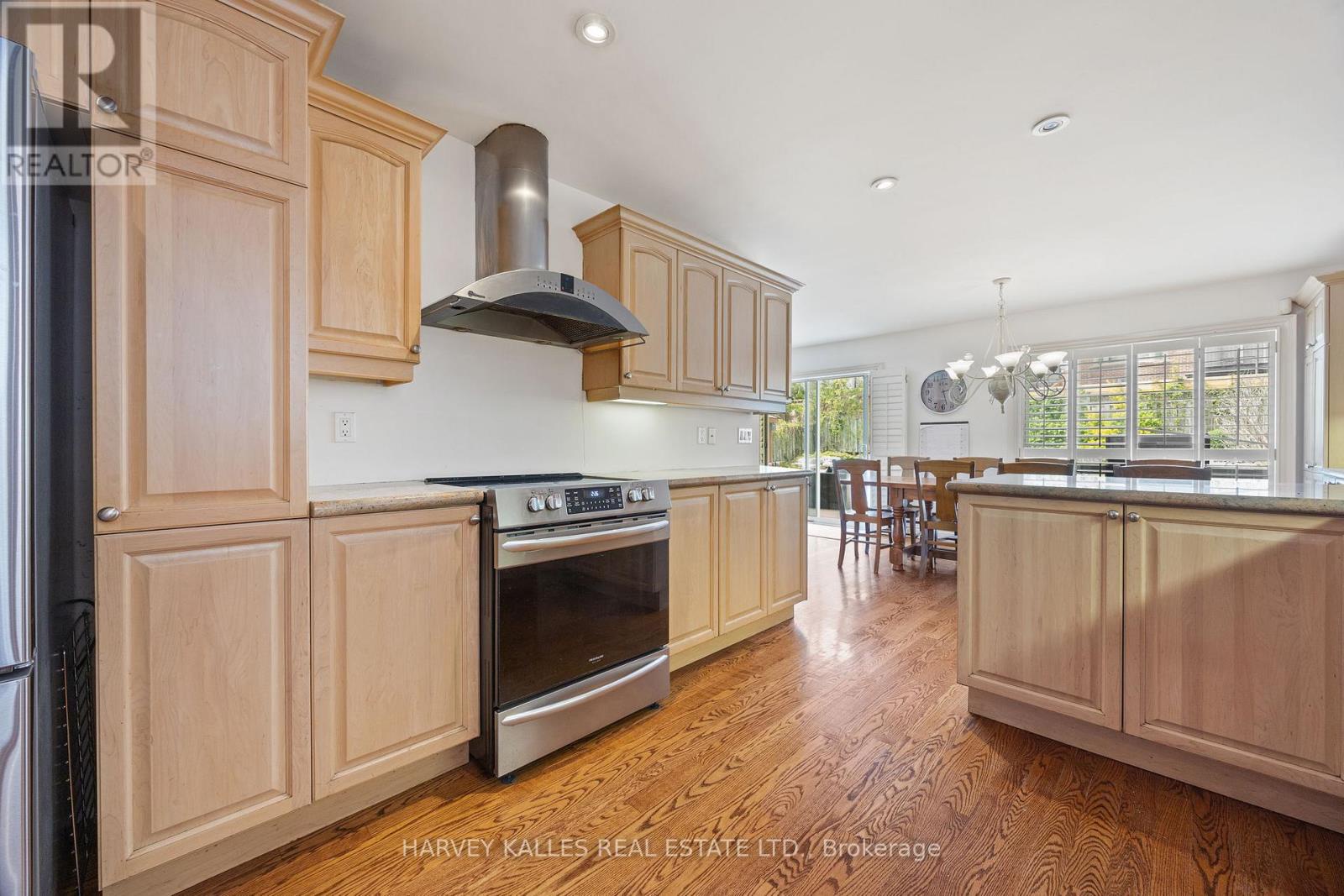 26 Forest Ridge Drive, Toronto (forest Hill North), Ontario