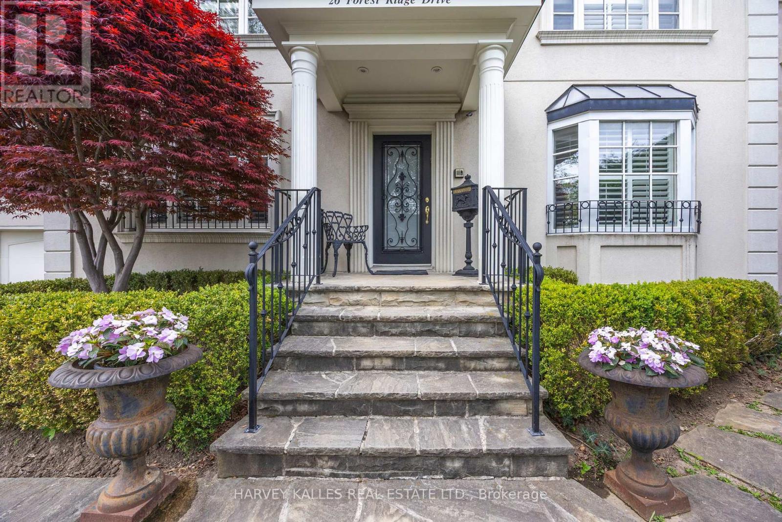 26 Forest Ridge Drive, Toronto (forest Hill North), Ontario