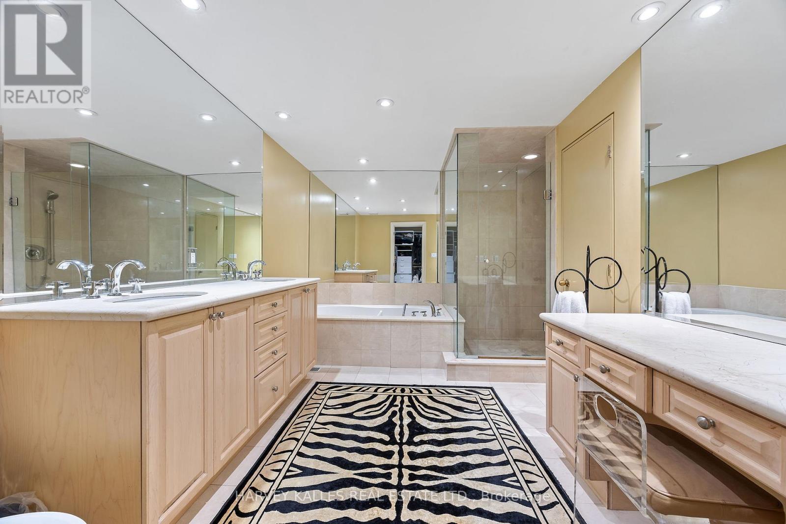 26 Forest Ridge Drive, Toronto (forest Hill North), Ontario