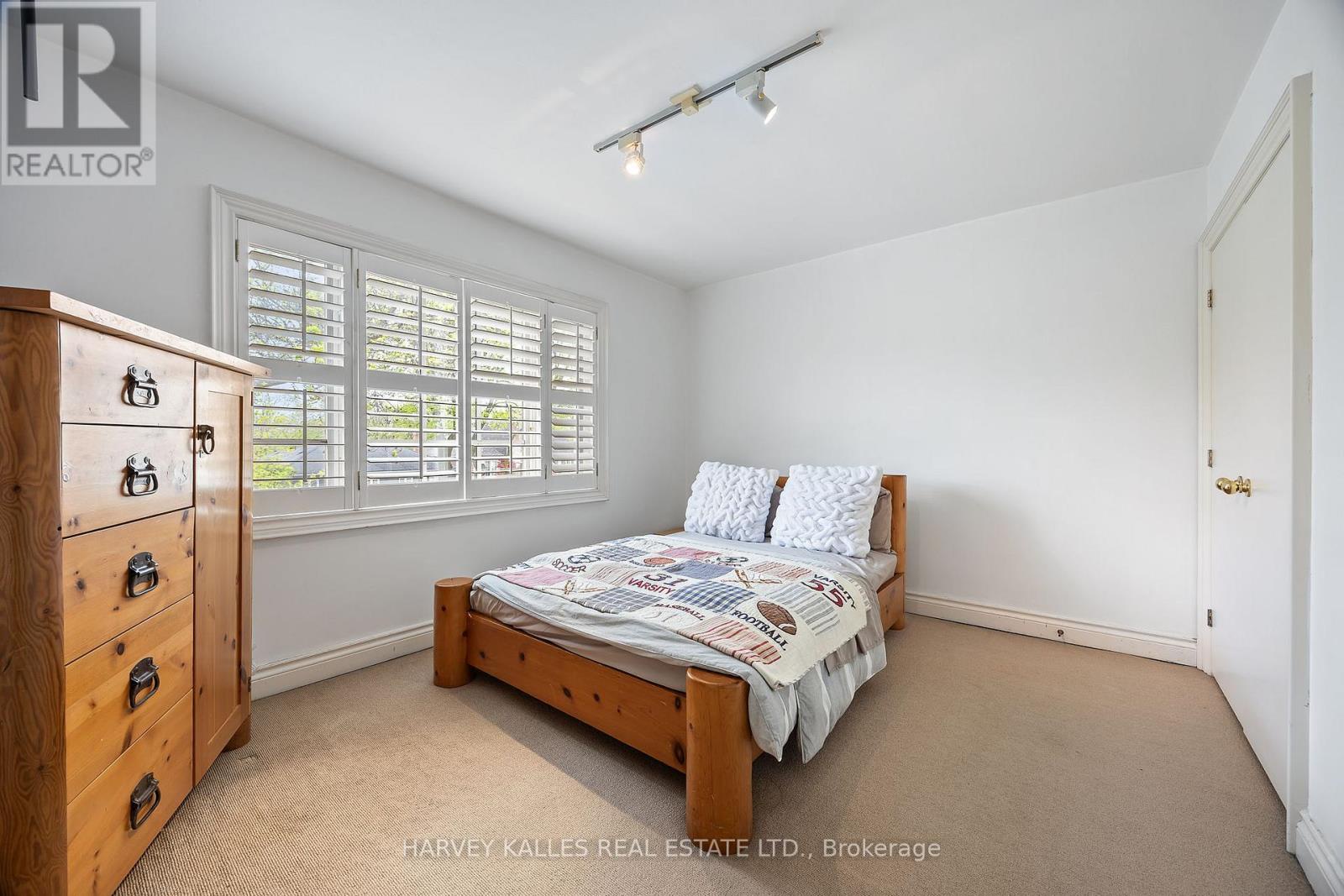 26 Forest Ridge Drive, Toronto (forest Hill North), Ontario