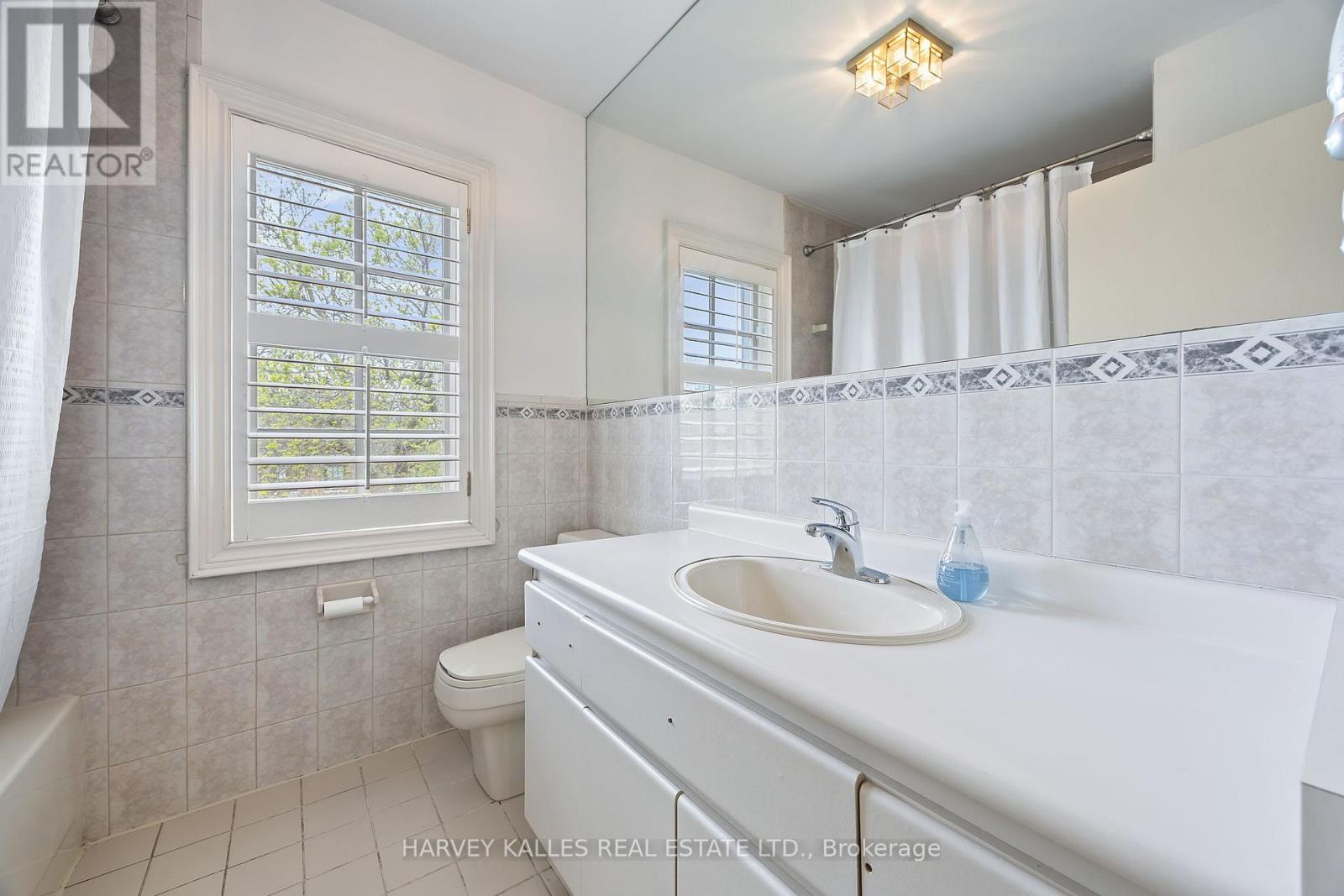 26 Forest Ridge Drive, Toronto (forest Hill North), Ontario