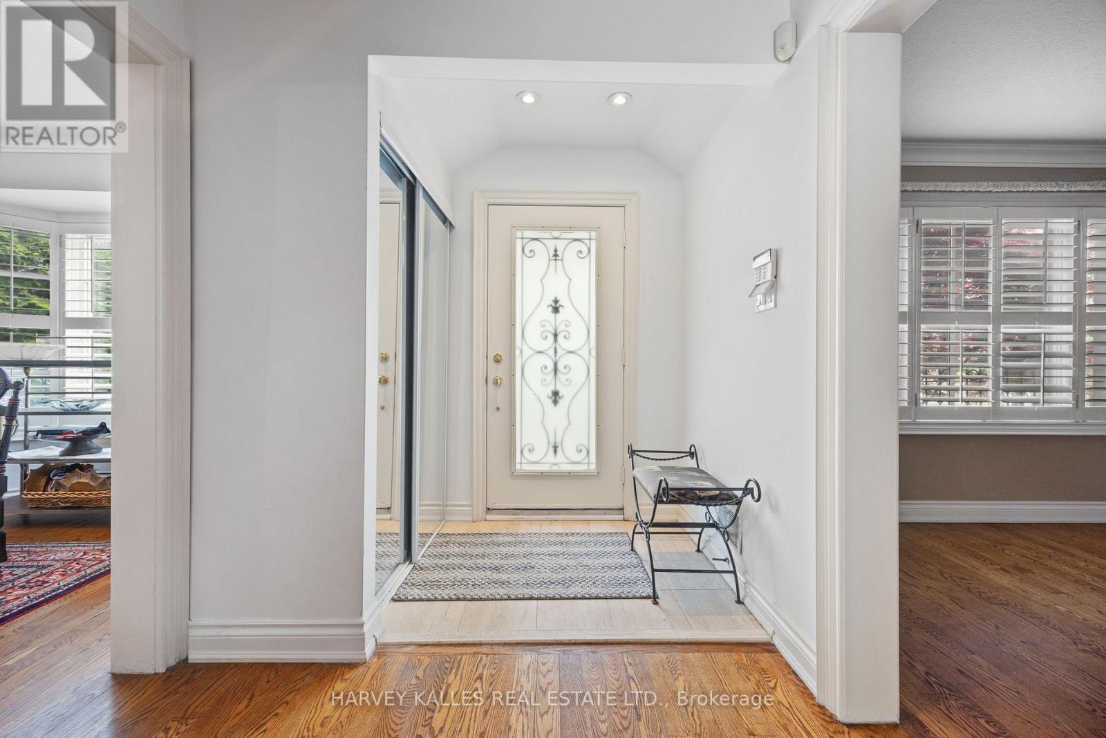 26 Forest Ridge Drive, Toronto (forest Hill North), Ontario