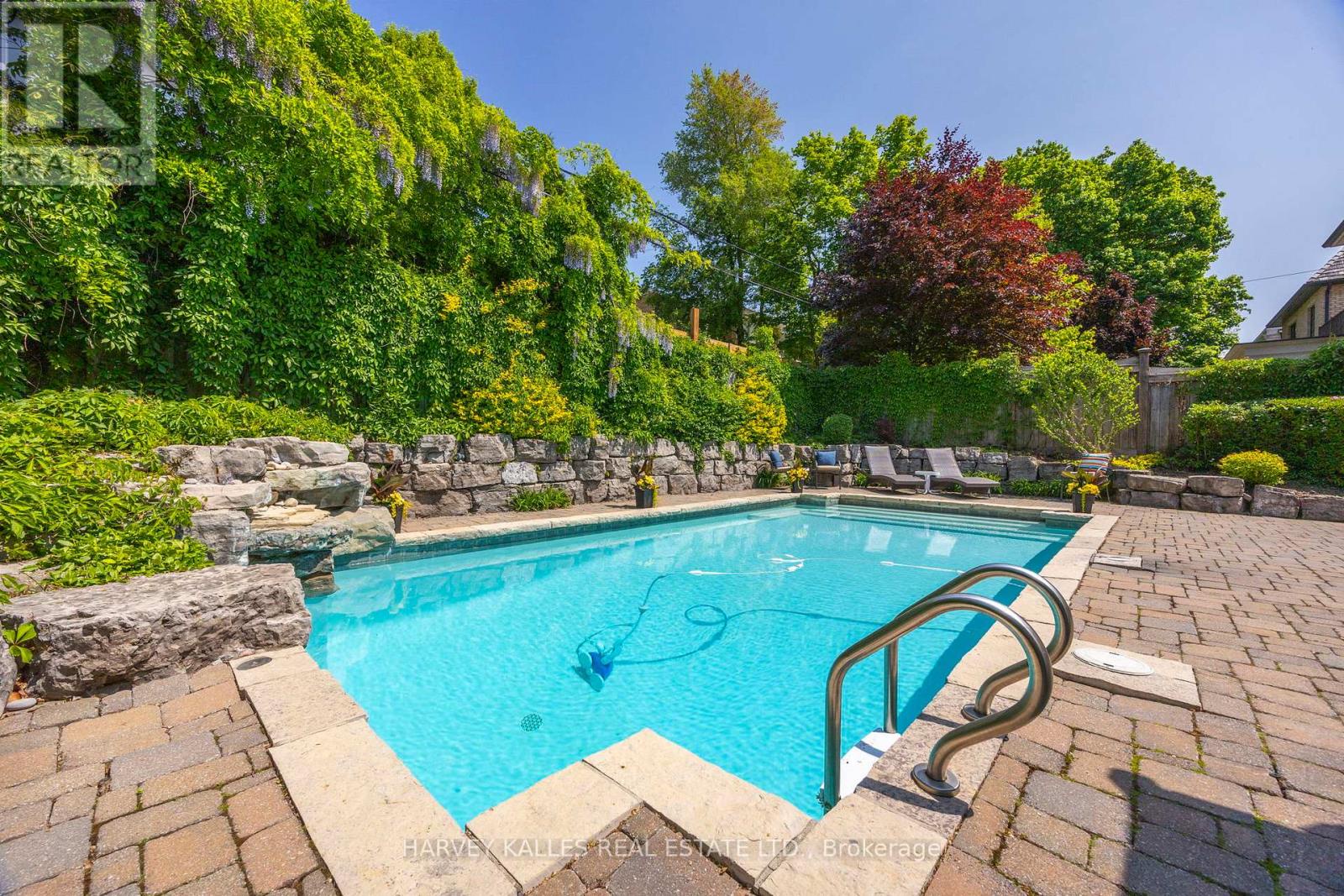 26 Forest Ridge Drive, Toronto (forest Hill North), Ontario