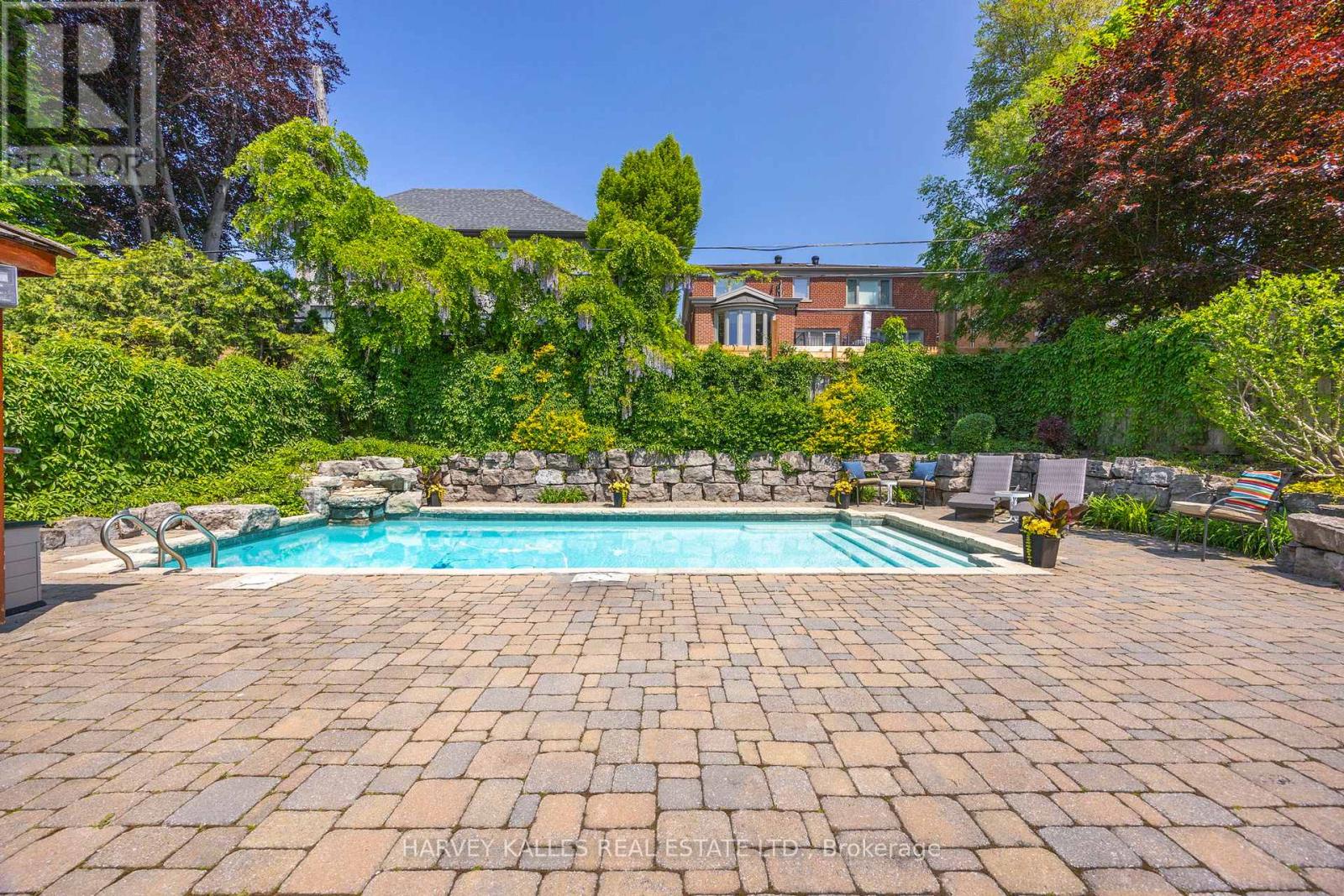 26 Forest Ridge Drive, Toronto (forest Hill North), Ontario