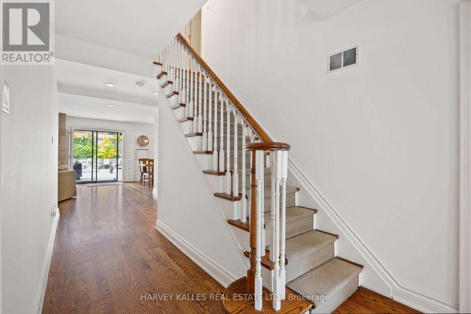 26 Forest Ridge Drive, Toronto (forest Hill North), Ontario