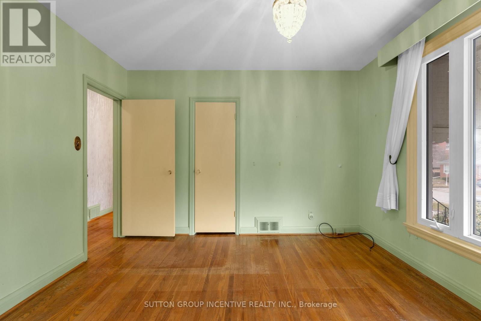 6 Kingsmere Crescent, Toronto (scarborough Village), Ontario