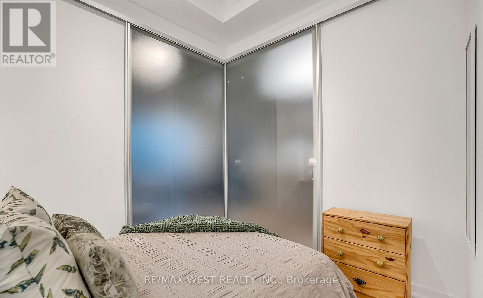 617 - 1808 St. Clair Avenue W, Toronto (weston-pellam Park), Ontario