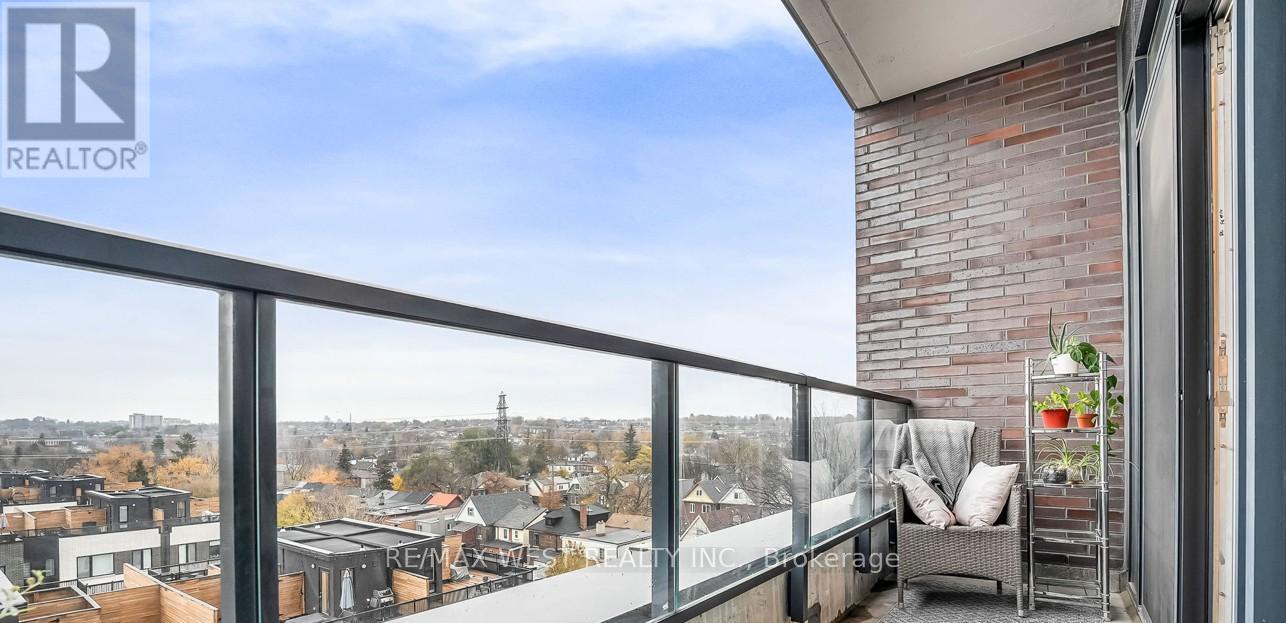 617 - 1808 St. Clair Avenue W, Toronto (weston-pellam Park), Ontario