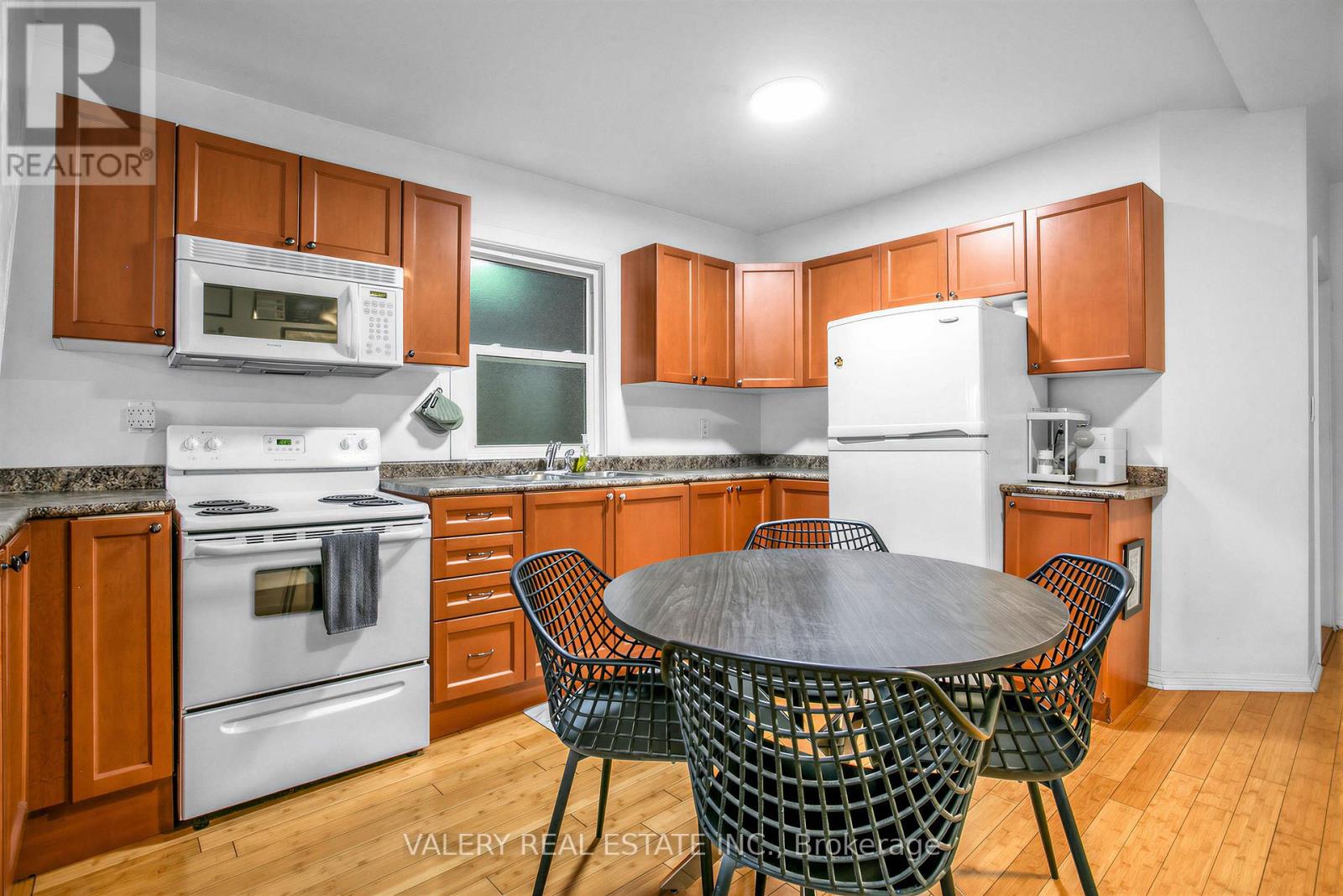 1060 Dundas Street W, Toronto (trinity-bellwoods), Ontario