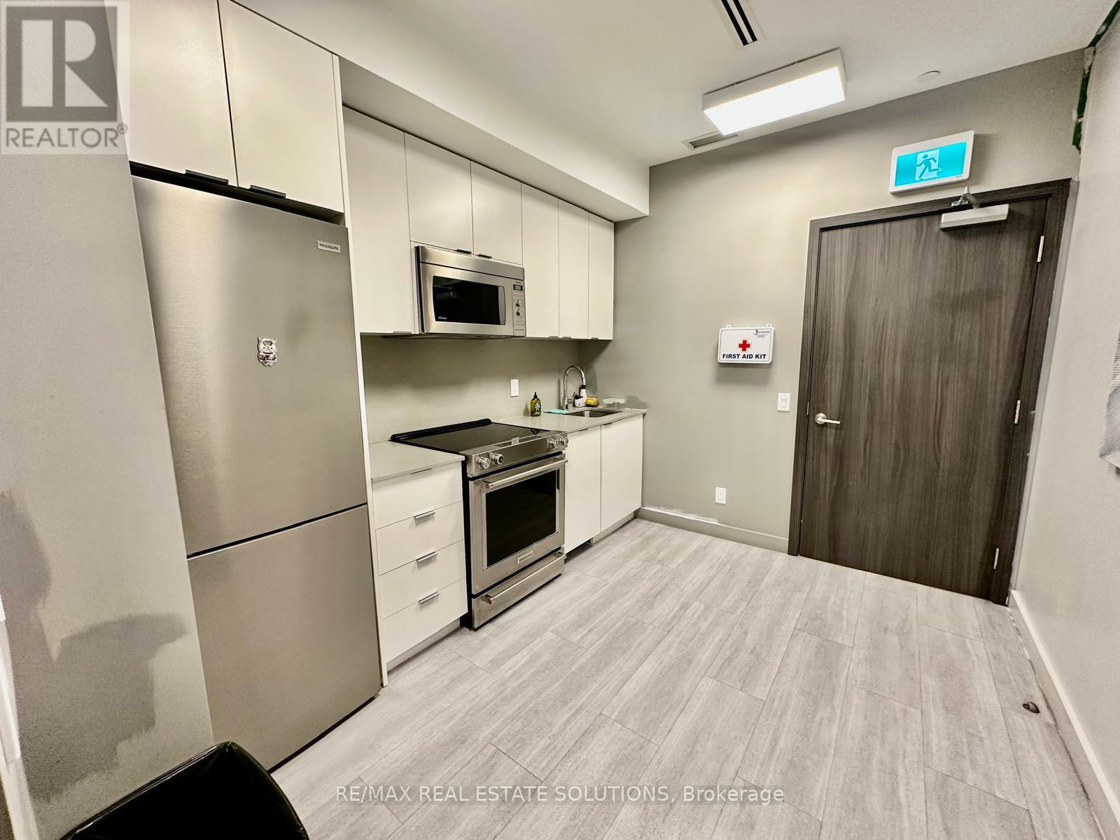 1611 - 30 Samuel Wood Way, Toronto (islington-city Centre West), Ontario