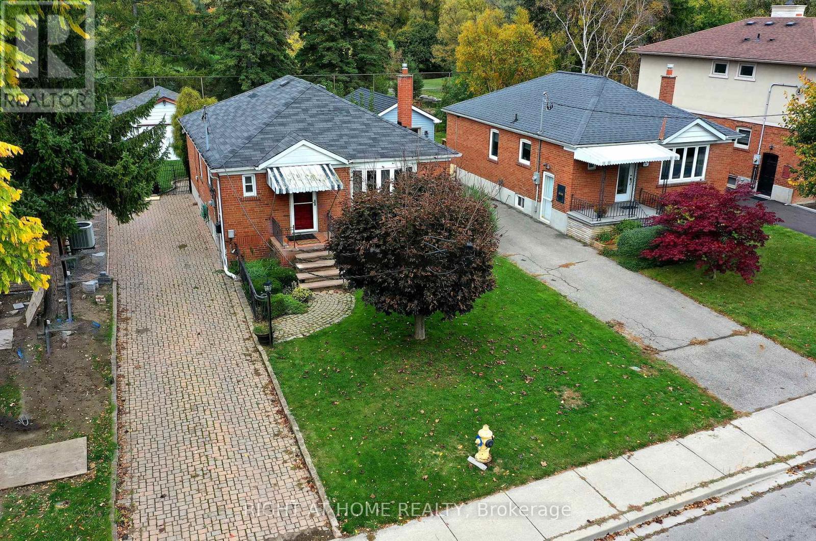 56 Cynthia Road, Toronto (rockcliffe-smythe), Ontario