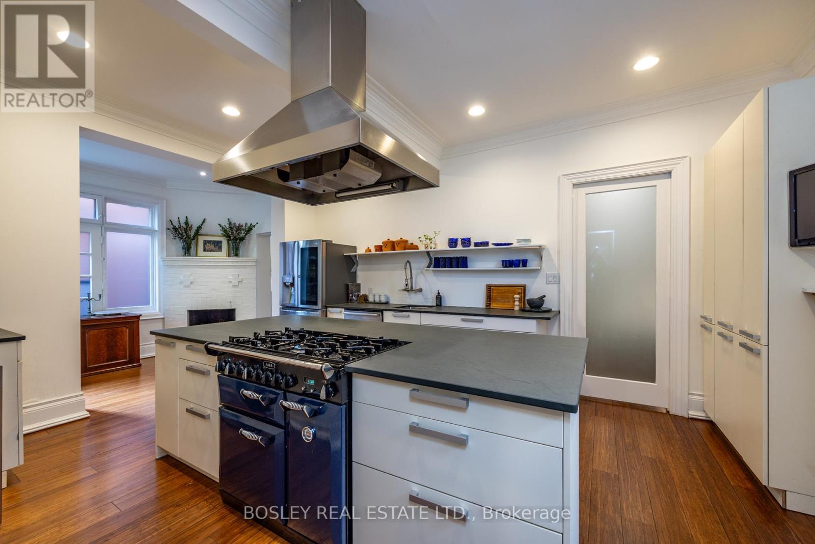 135 Madison Avenue, Toronto (annex), Ontario