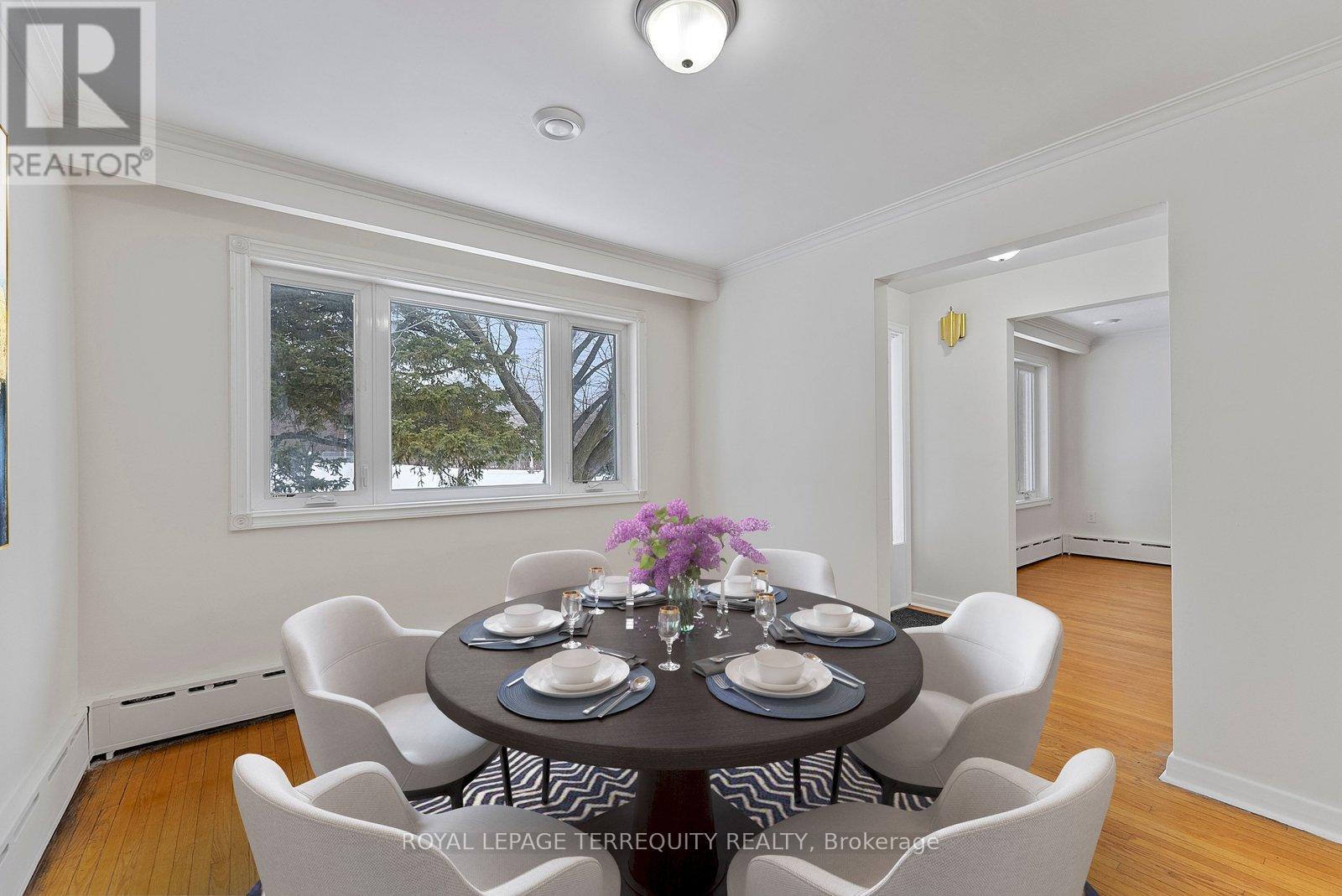 6 Peacham Crescent, Toronto (downsview-roding-cfb), Ontario