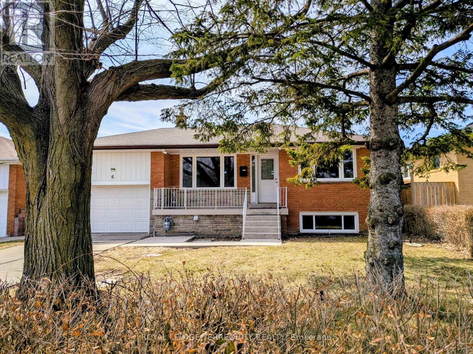 6 Peacham Crescent, Toronto (downsview-roding-cfb), Ontario