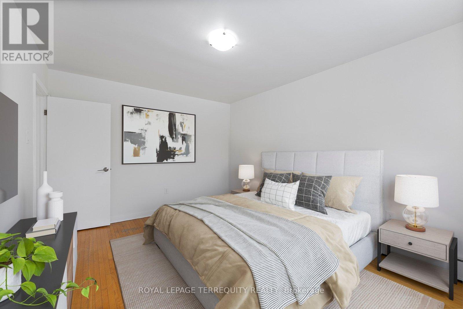 6 Peacham Crescent, Toronto (downsview-roding-cfb), Ontario