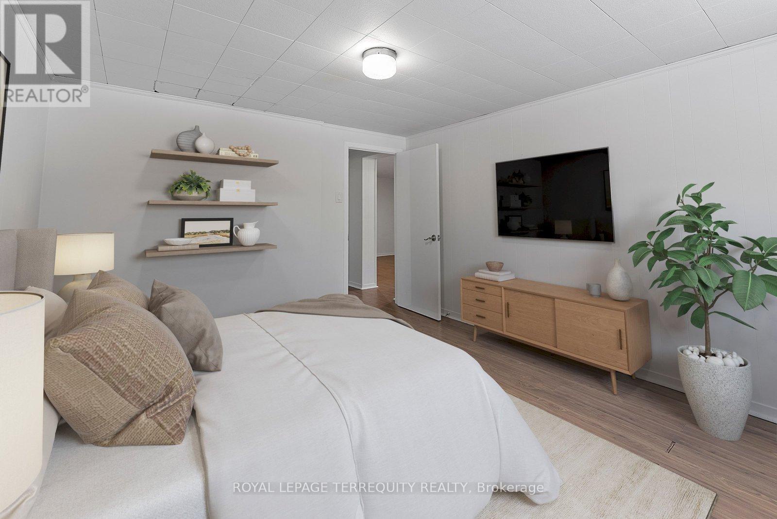 6 Peacham Crescent, Toronto (downsview-roding-cfb), Ontario