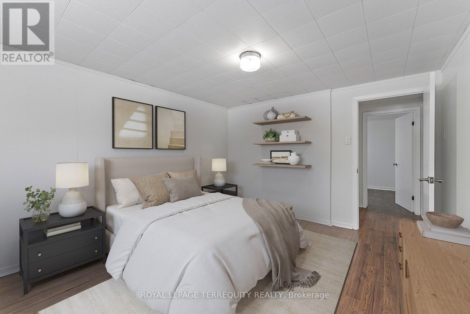 6 Peacham Crescent, Toronto (downsview-roding-cfb), Ontario