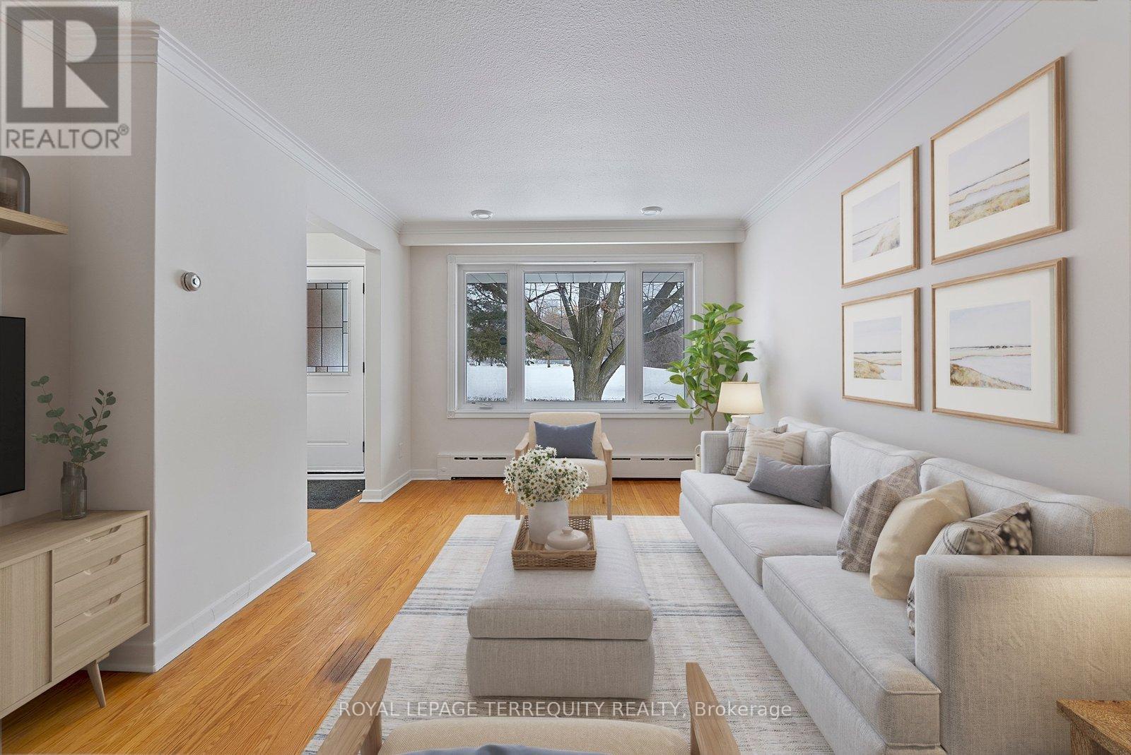 6 Peacham Crescent, Toronto (downsview-roding-cfb), Ontario