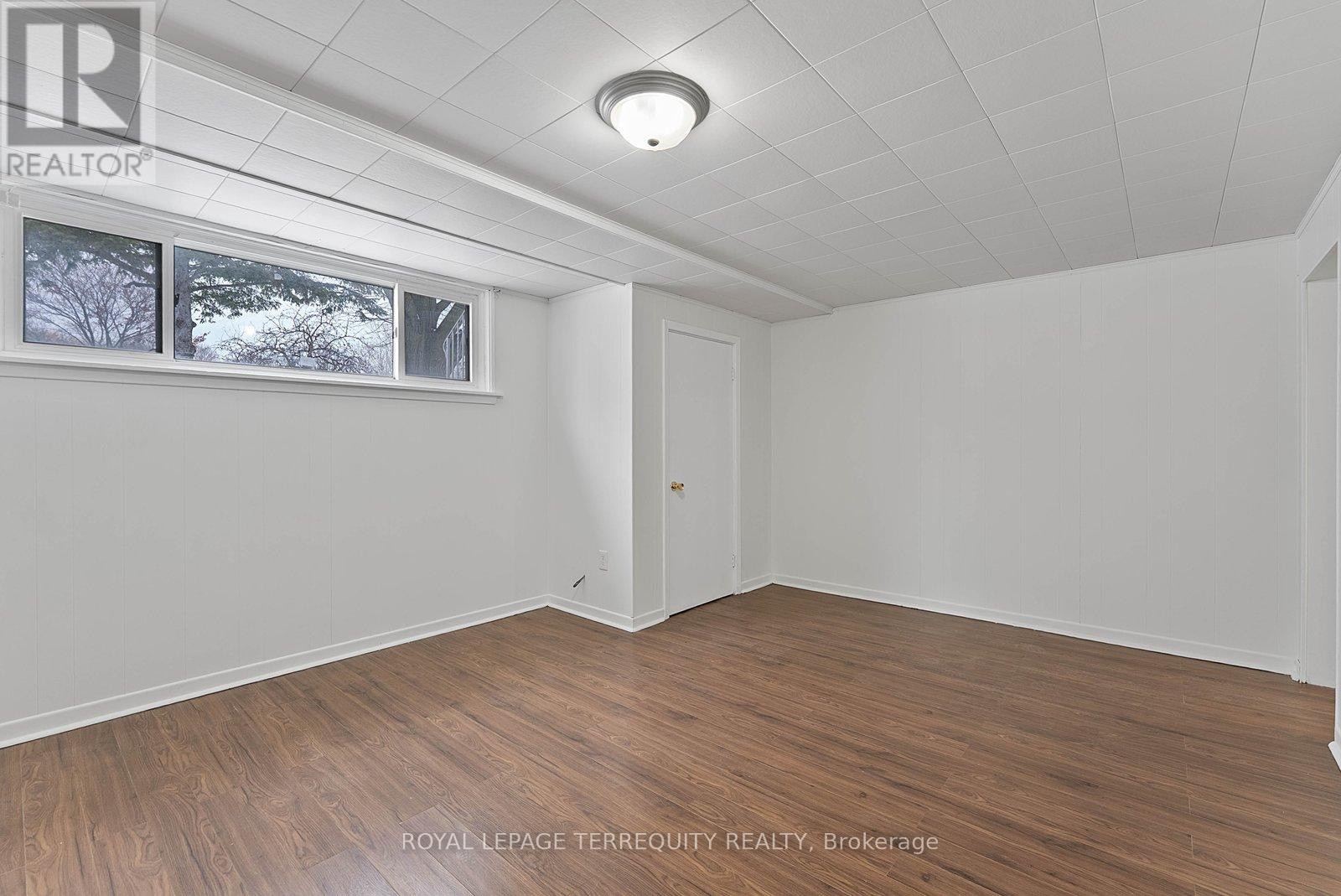 6 Peacham Crescent, Toronto (downsview-roding-cfb), Ontario