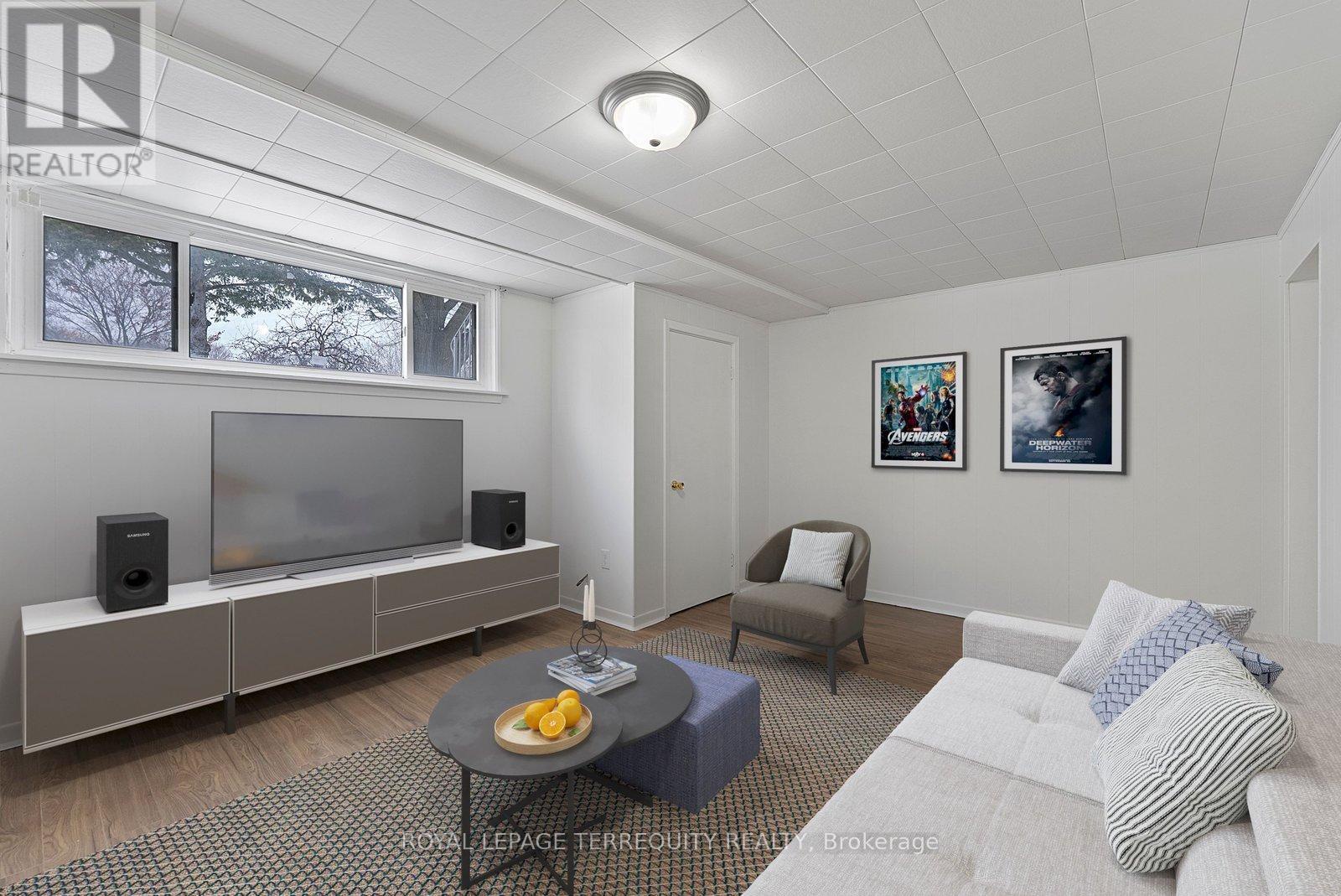 6 Peacham Crescent, Toronto (downsview-roding-cfb), Ontario