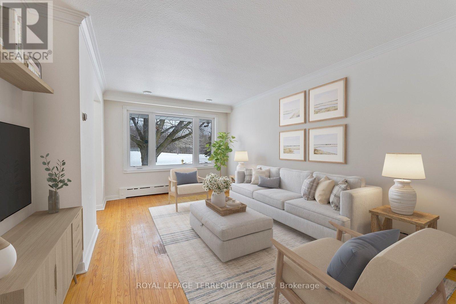 6 Peacham Crescent, Toronto (downsview-roding-cfb), Ontario