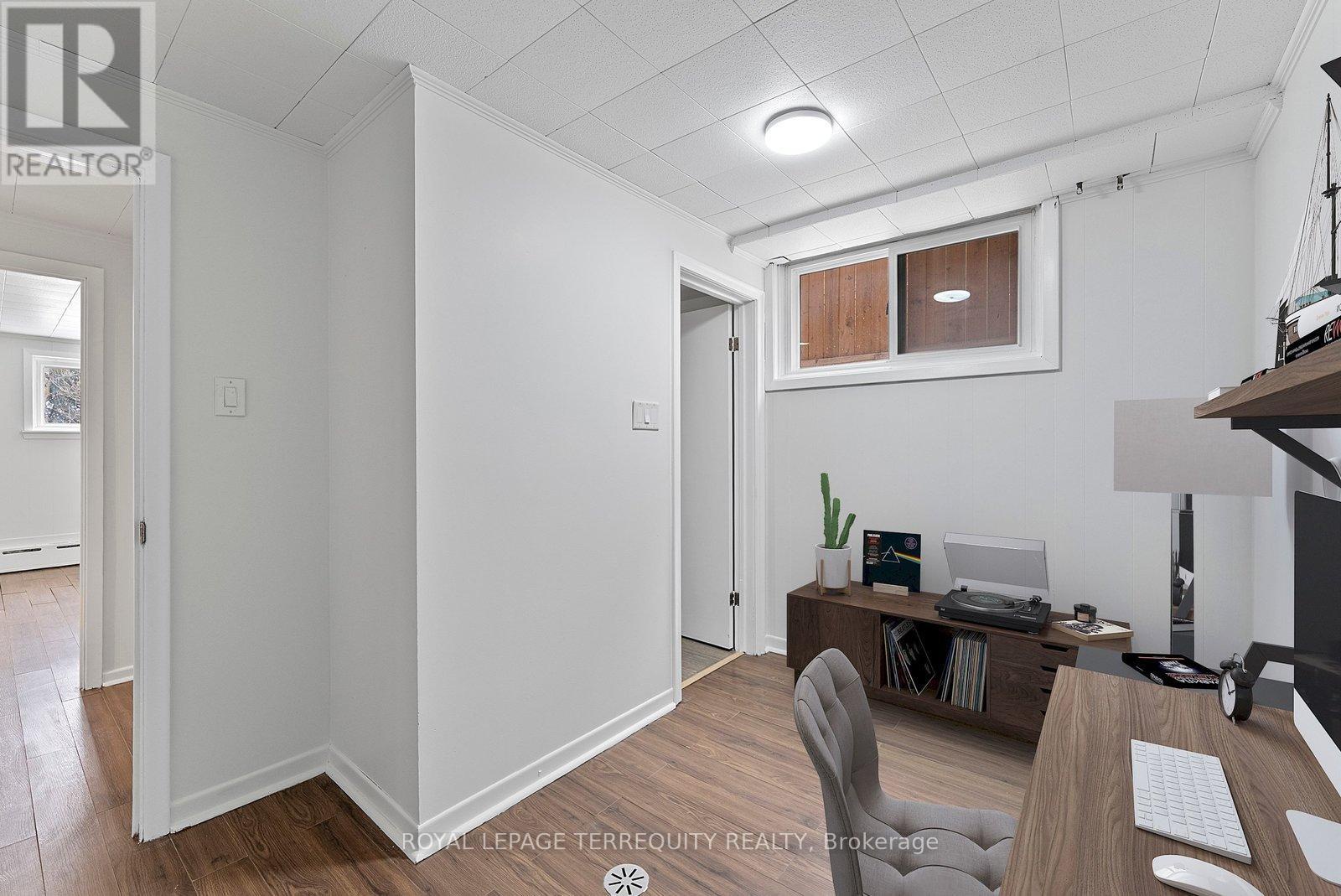 6 Peacham Crescent, Toronto (downsview-roding-cfb), Ontario