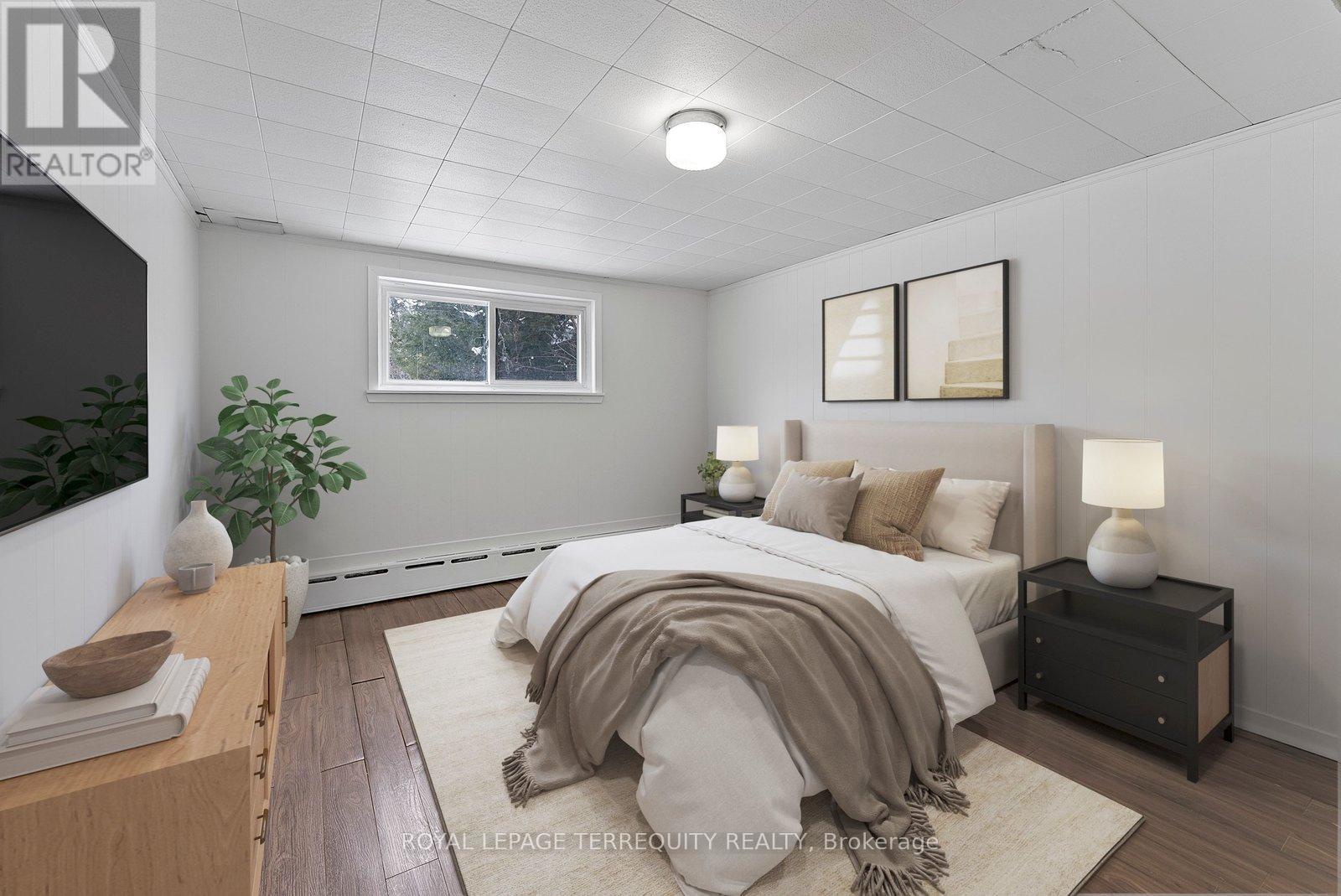 6 Peacham Crescent, Toronto (downsview-roding-cfb), Ontario