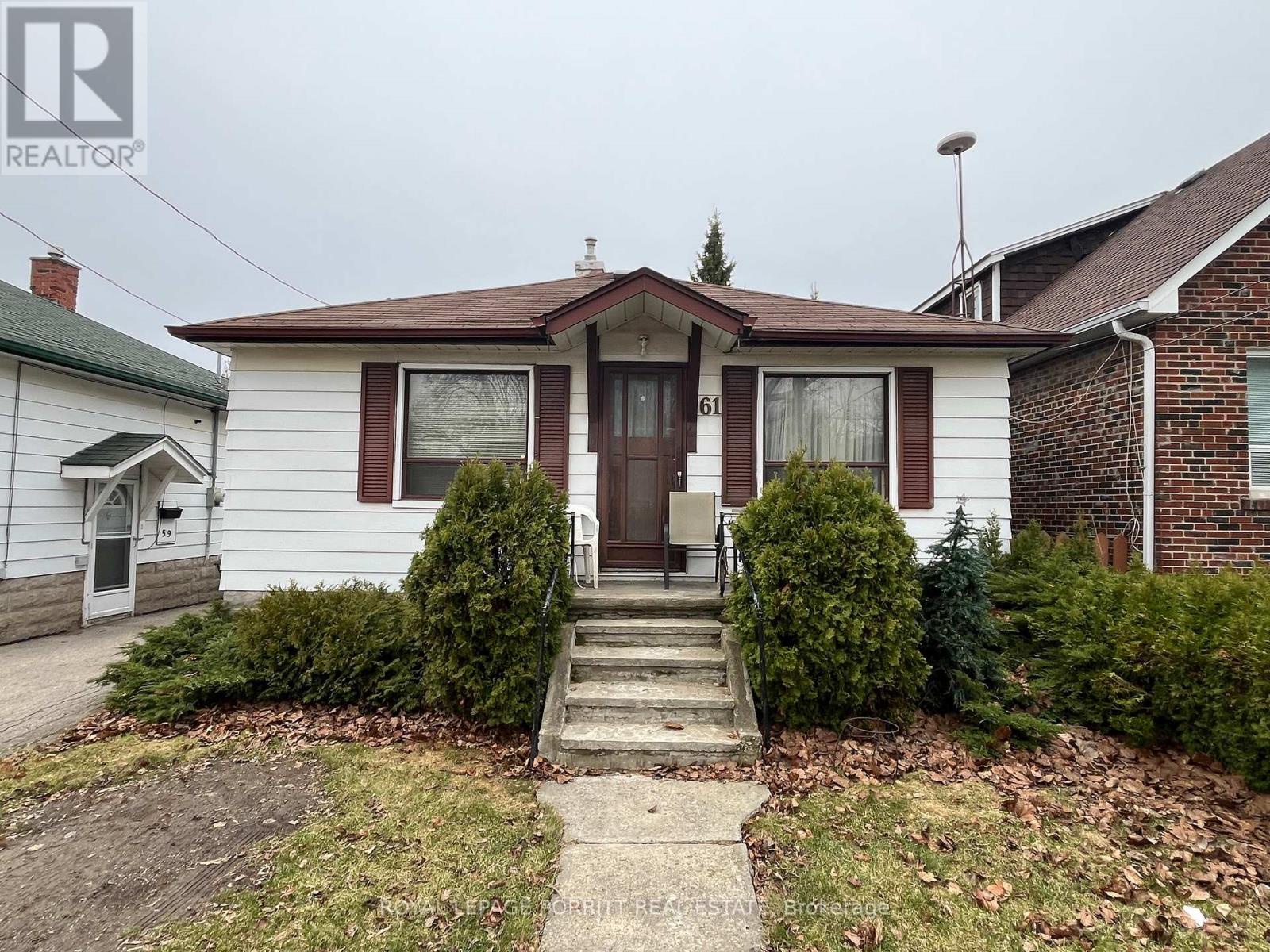 61 Fairfield Avenue, Toronto (long Branch), Ontario