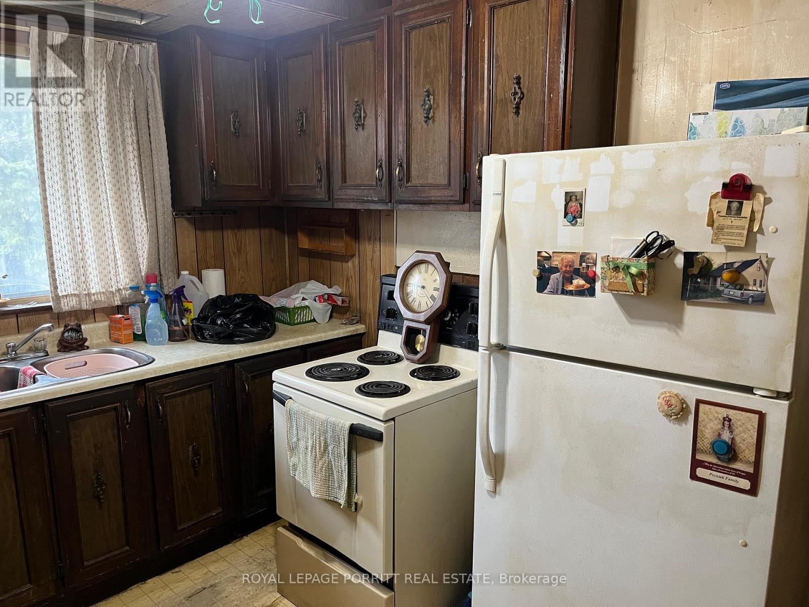 61 Fairfield Avenue, Toronto (long Branch), Ontario